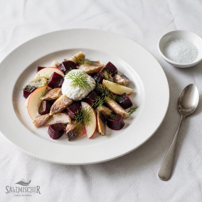 Rote-Bete-Salat mit Makrele und Meerrettich