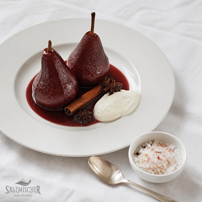 Glühweinbirnen mit Vanille-Safran-Salz