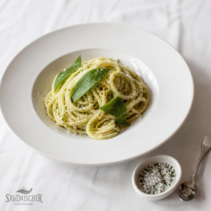 Spaghetti mit Bärlauch-Butter und Parmesan
