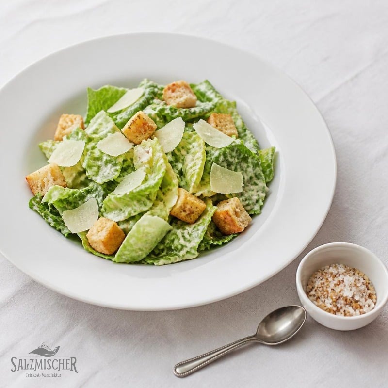 Caesar Salad mit Knoblauchsalz